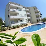 アパート Paradise *