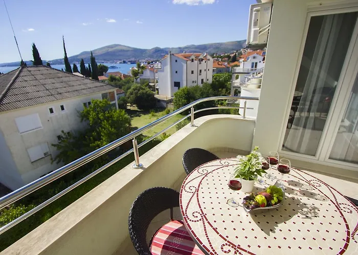 Apartment Paradise *