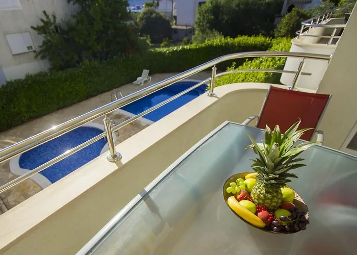 Apartment Paradise *