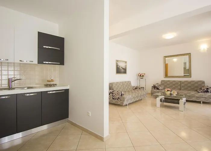Paradise Apartment *
