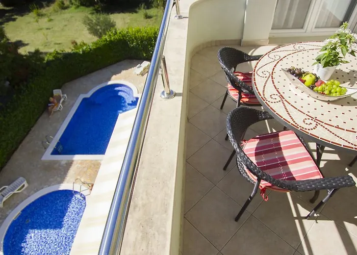 Paradise Apartment *