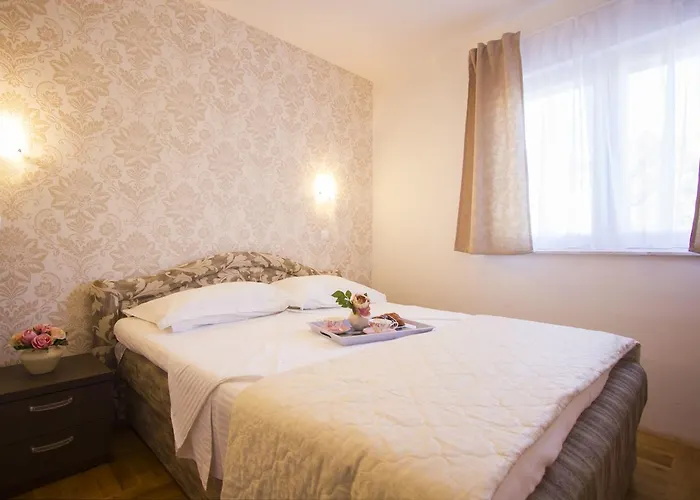 Paradise Apartment *