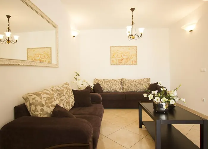 Apartment Paradise *